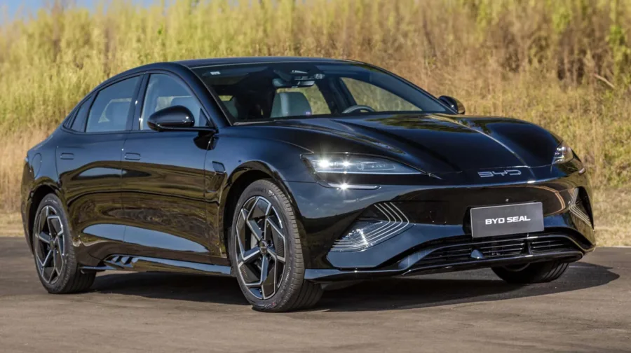BYD Seal desvaloriza R$ 90 mil em dois anos e preço atrai entre carros elétricos usados